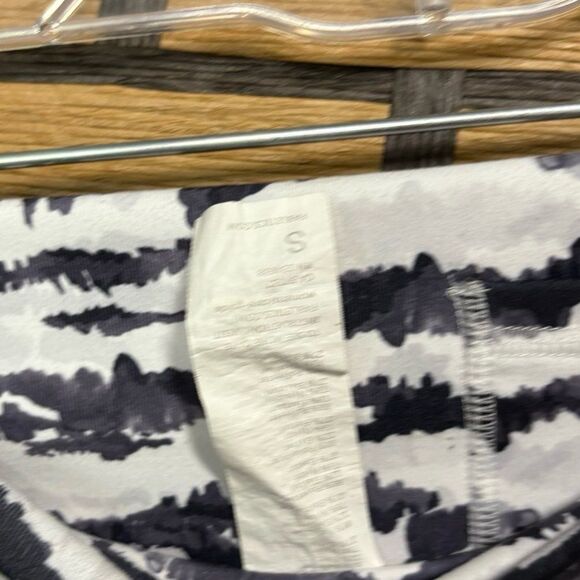 Powerhold Fabletics Black And White Active Leggings Size Small - Picture 6 of 7
